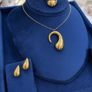 طقم الدمعة (parure goutte d'or)